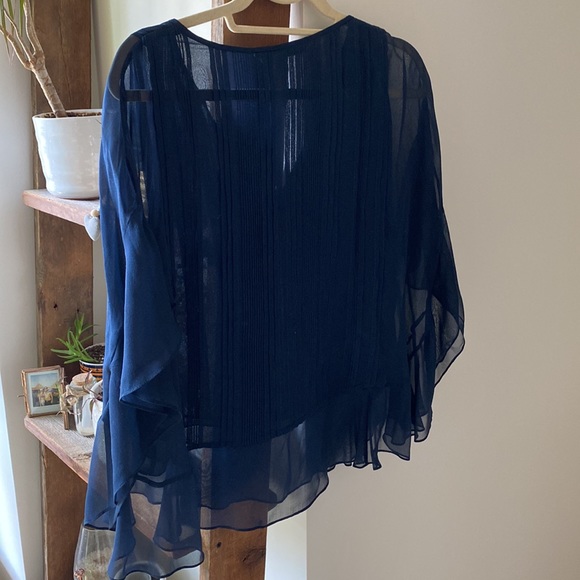 Flowy Navy Diane Von Furstenberg Top - Picture 4 of 9